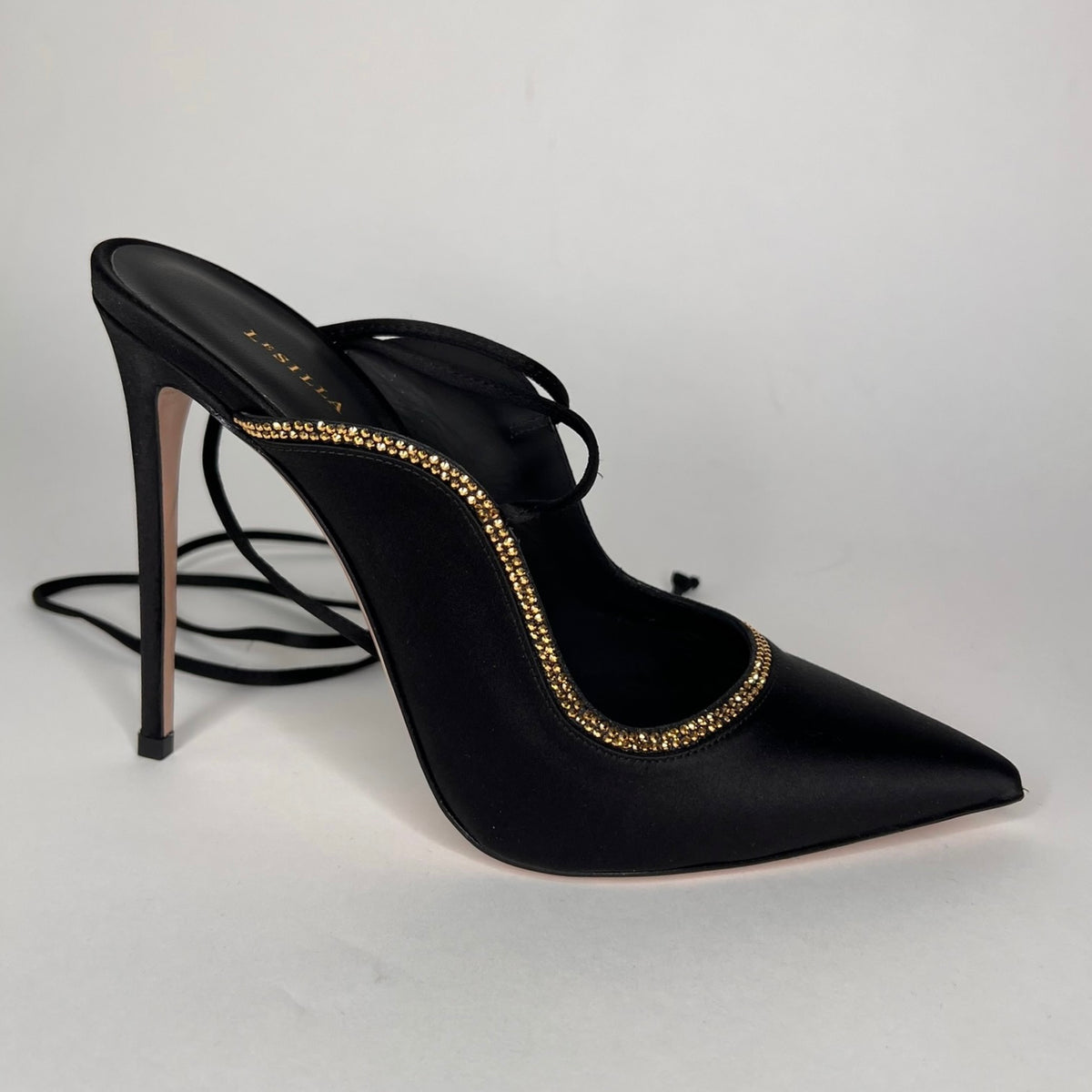 LE SILLA Décolleté a sabot in raso nero con strass oro