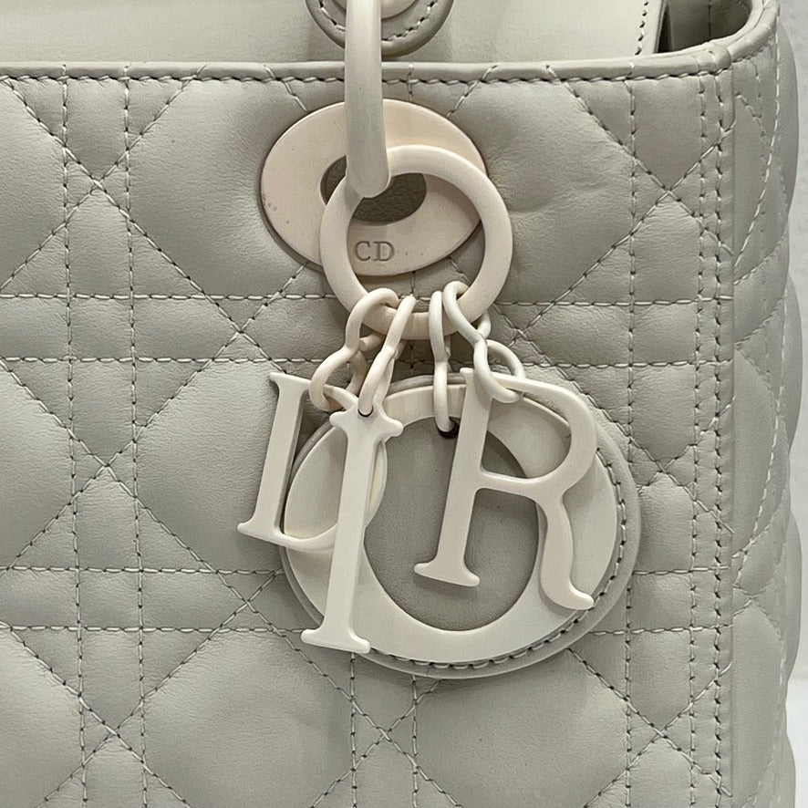 CHRISTIAN DIOR Borsa Lady Dior media bianco latte ultra opaca