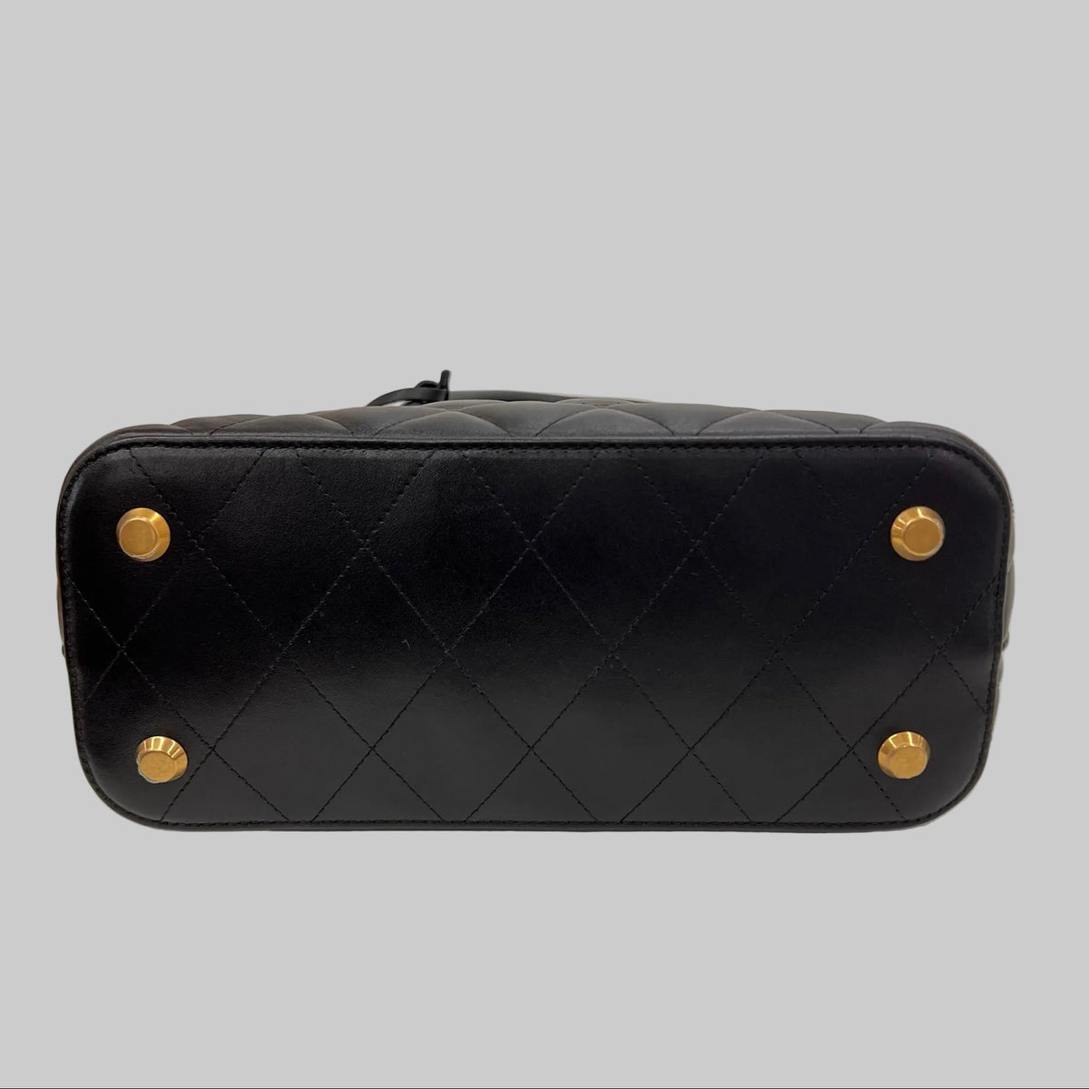 BALENCIAGA Borsa "B. Ville" in pelle nera matelassé arrotondata