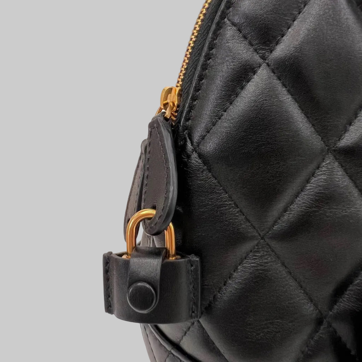 BALENCIAGA Borsa "B. Ville" in pelle nera matelassé arrotondata