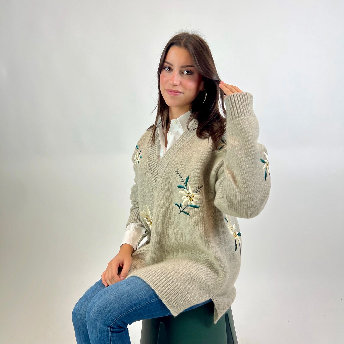 BALLY Maxi pull in cashmere con ricami stelle alpine