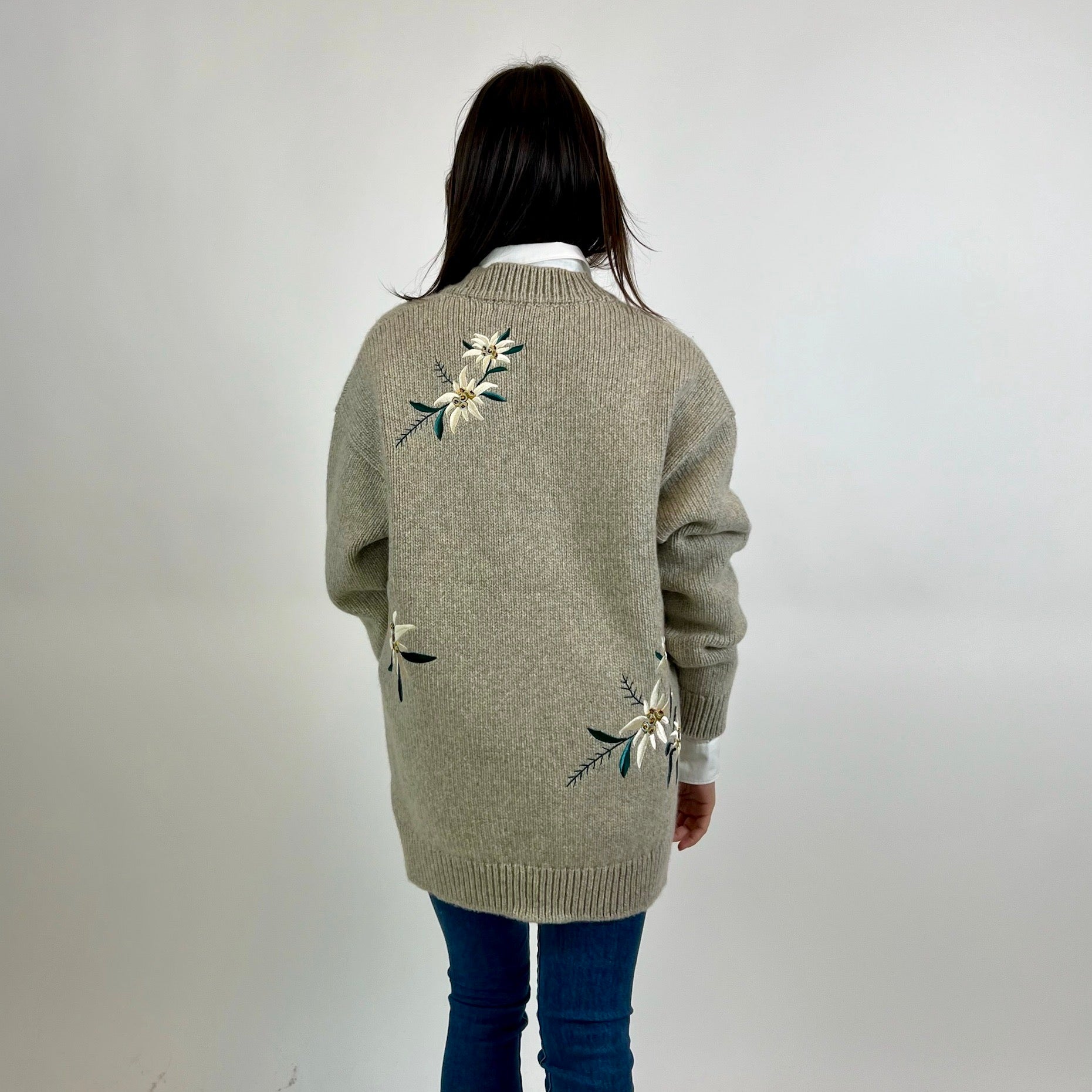 BALLY Maxi pull in cashmere con ricami stelle alpine