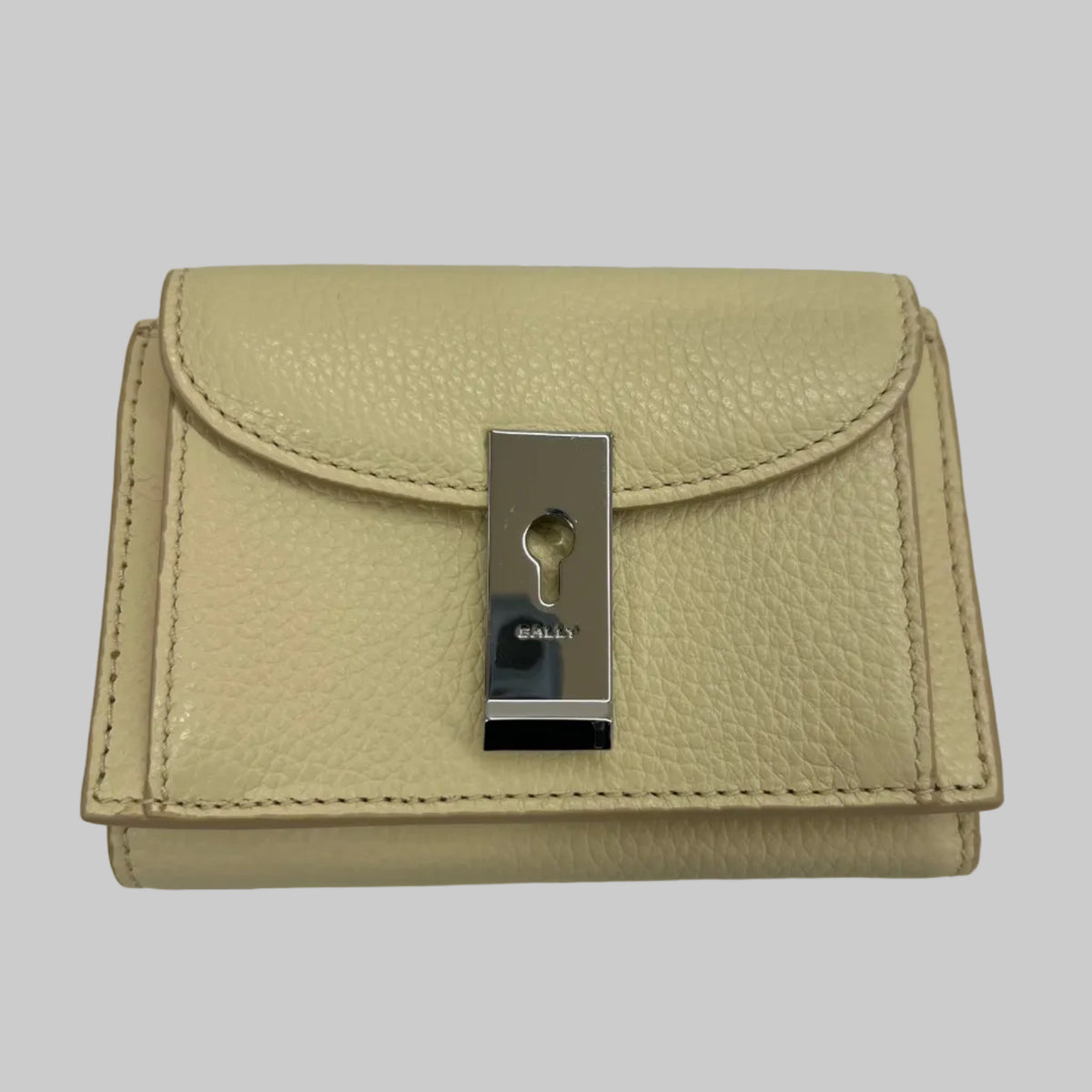 BALLY Portafoglio "Lock Me" compatto in pelle granata color burro hardware argento