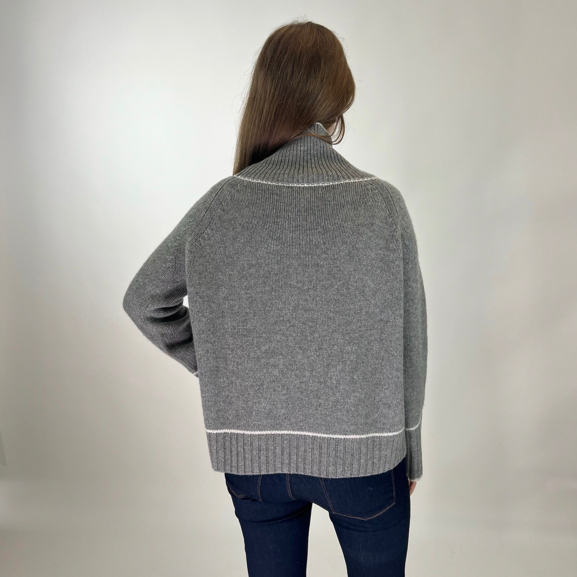 BE YOU GERALDINE ALASIO Maglione in cashmere grigio