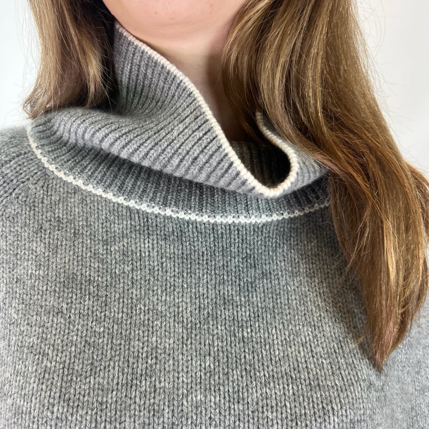 BE YOU GERALDINE ALASIO Maglione in cashmere grigio