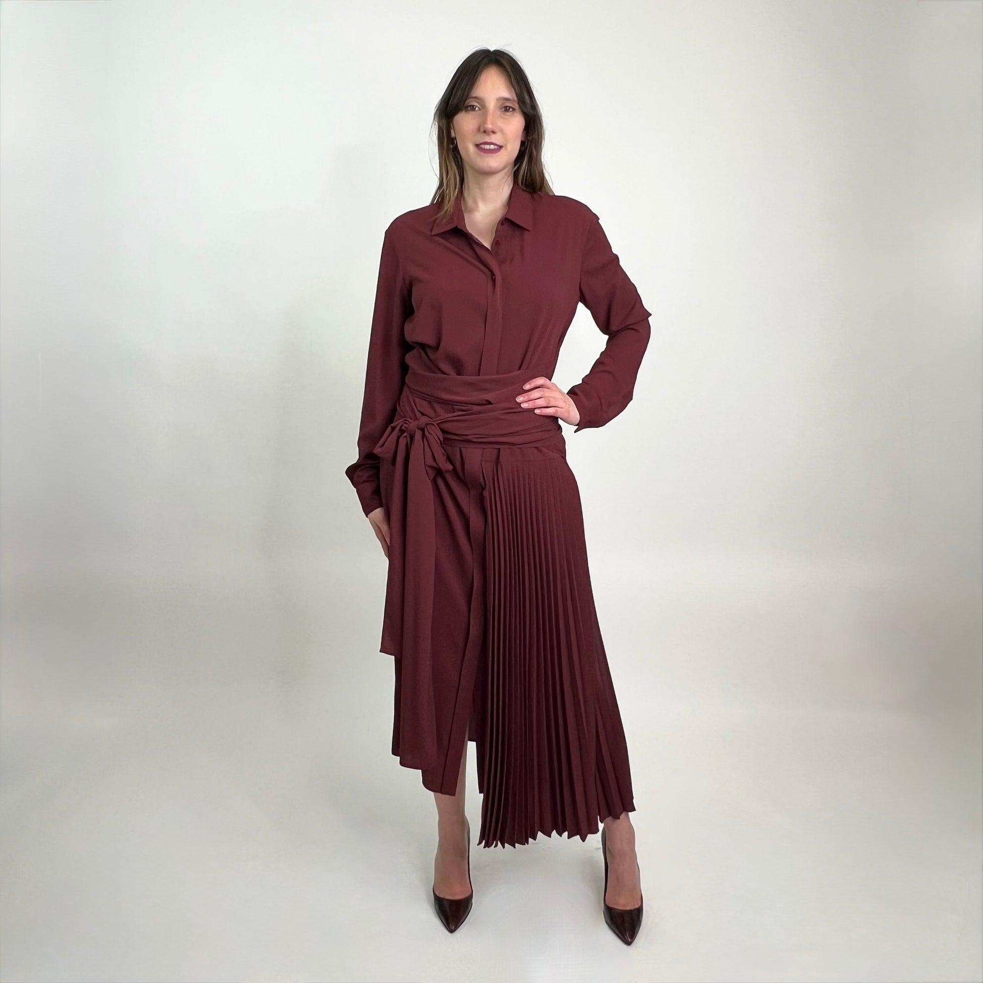 BOSS Abito lungo borgogna dettagli plissè