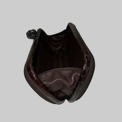 BOTTEGA VENETA Borsa pochette "Knot" in tessuto marrone con inserti cocco