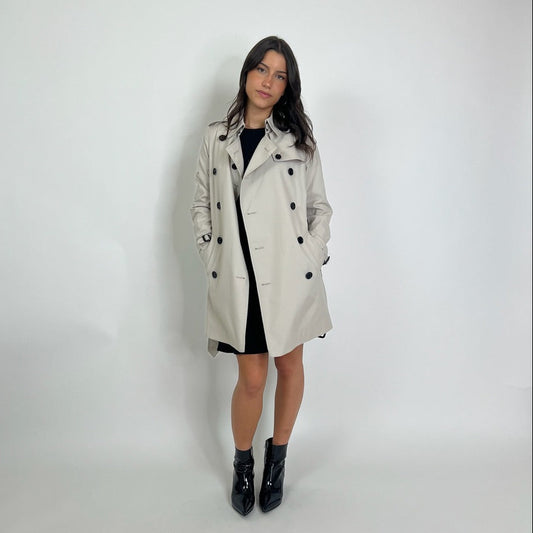 BURBERRY Trench corto in cotone color tortora e interno fodera check
