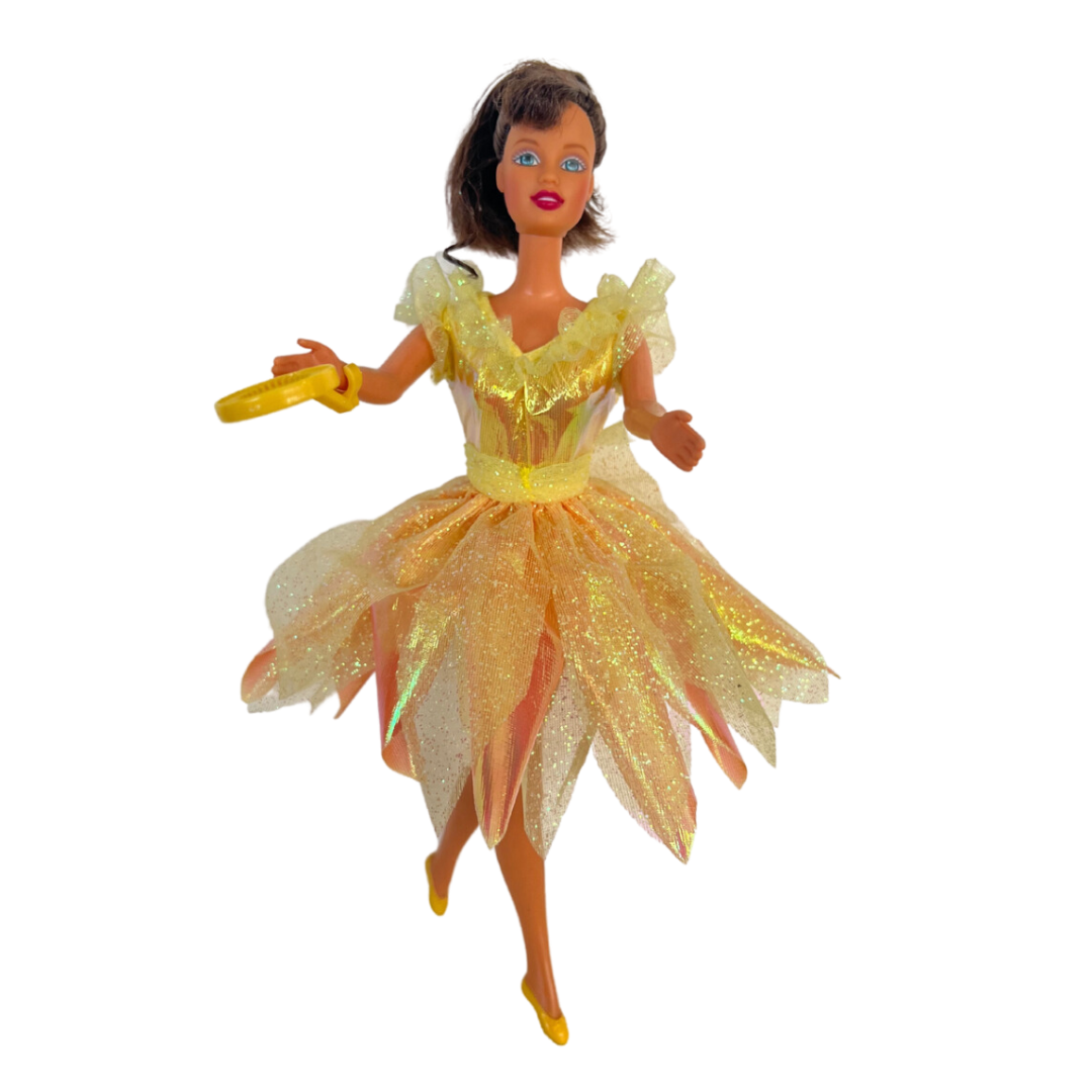 Bubble Fairy Teresa Doll, amica di Barbie Doll è una produzione Mattel del 1998. Indossa un completo giallo scintillante, ha dei capelli castano scuro e occhi azzurri.  Teresa Doll gira! immergi le bacchette nella soluzione per bolle tira la corda sulla schiena, rilascia e lei magicamente gira creando tantissime bolle.
