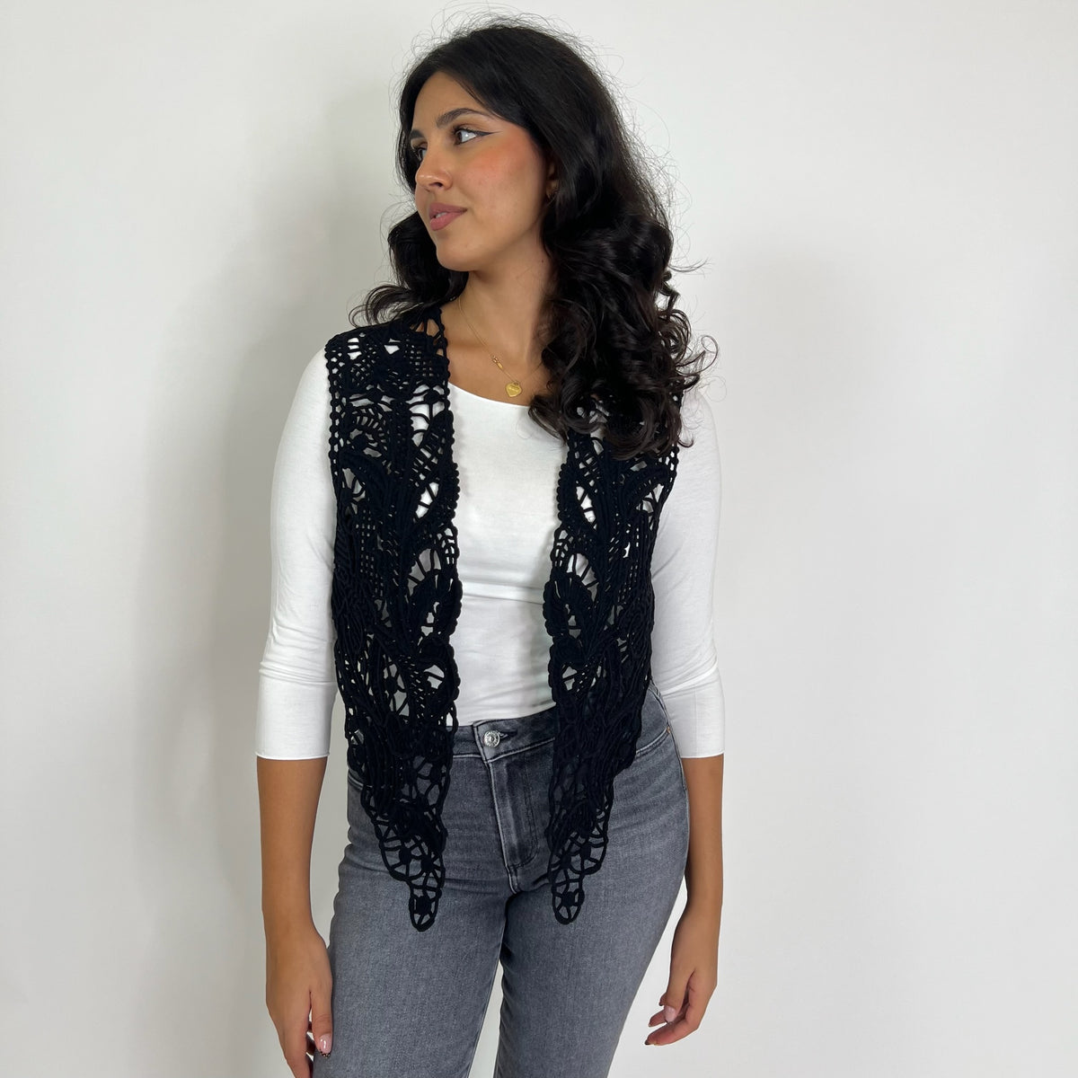 N.N. Gilet in pizzo macramè nero