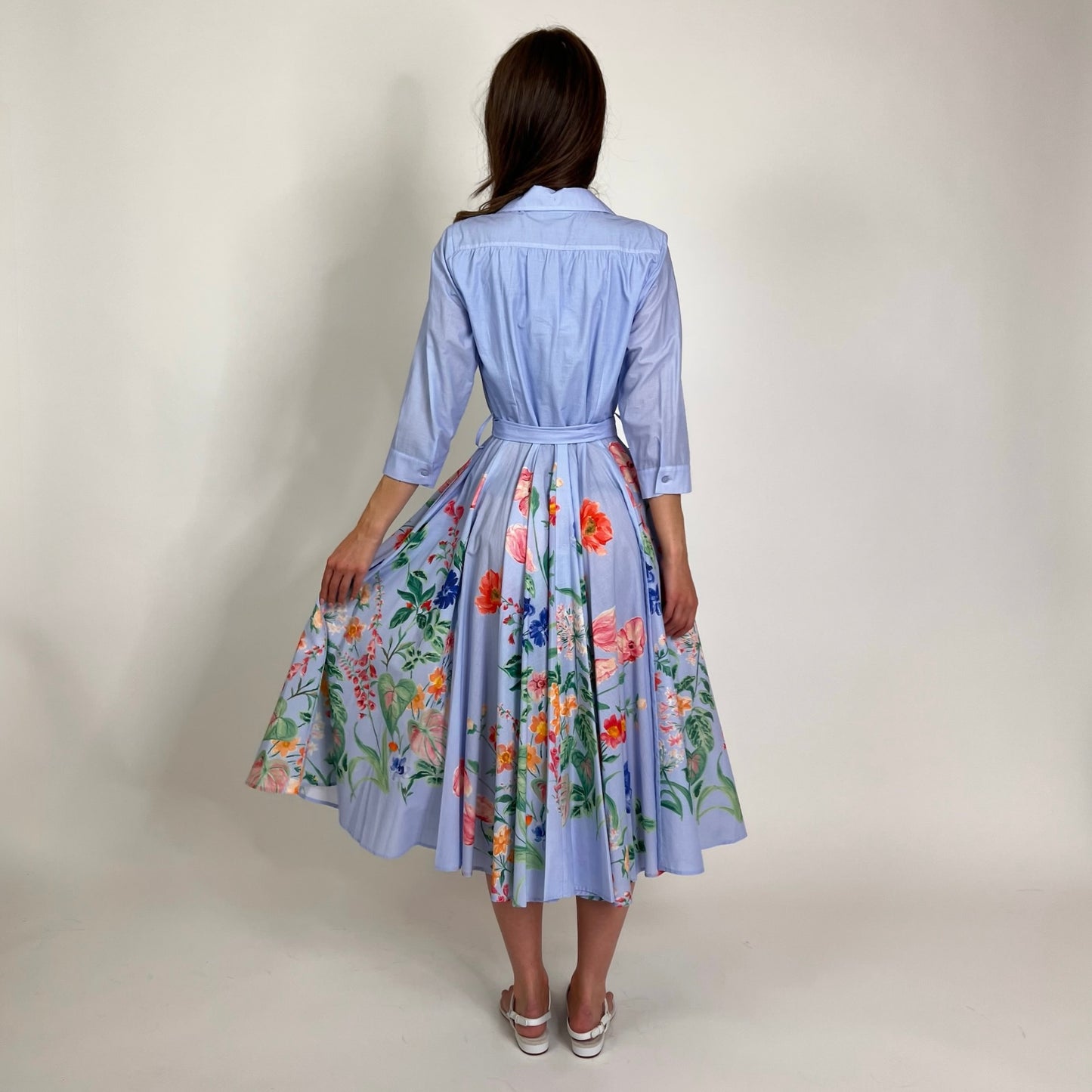 LAVI COUTURE Abito Ninni azzurro con fiori multicolor