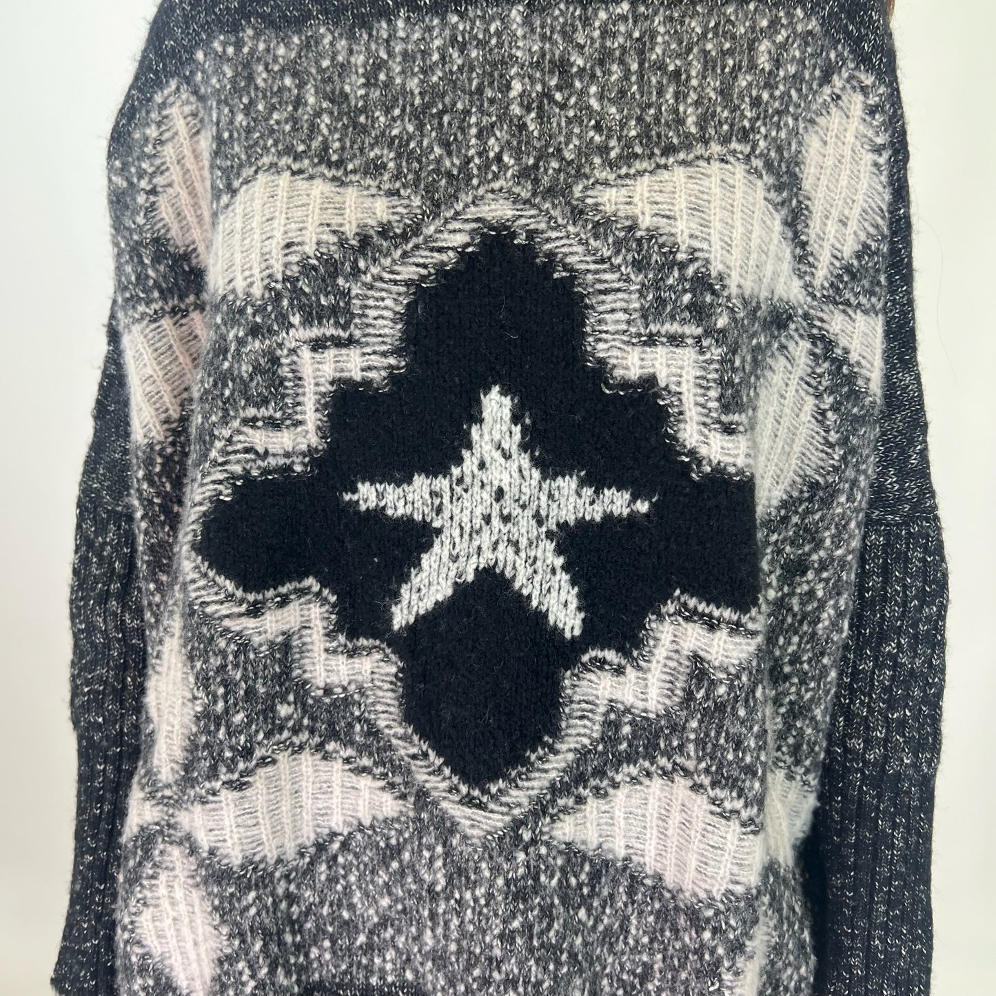 LORENA ANTONIAZZI Maglione over in lana toni nero bianco e grigio