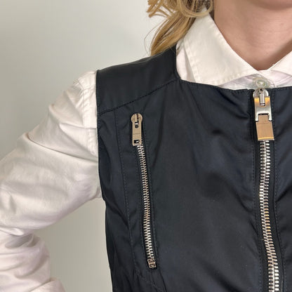 GIVENCHY Gilet in nylon nero con fibbia logo