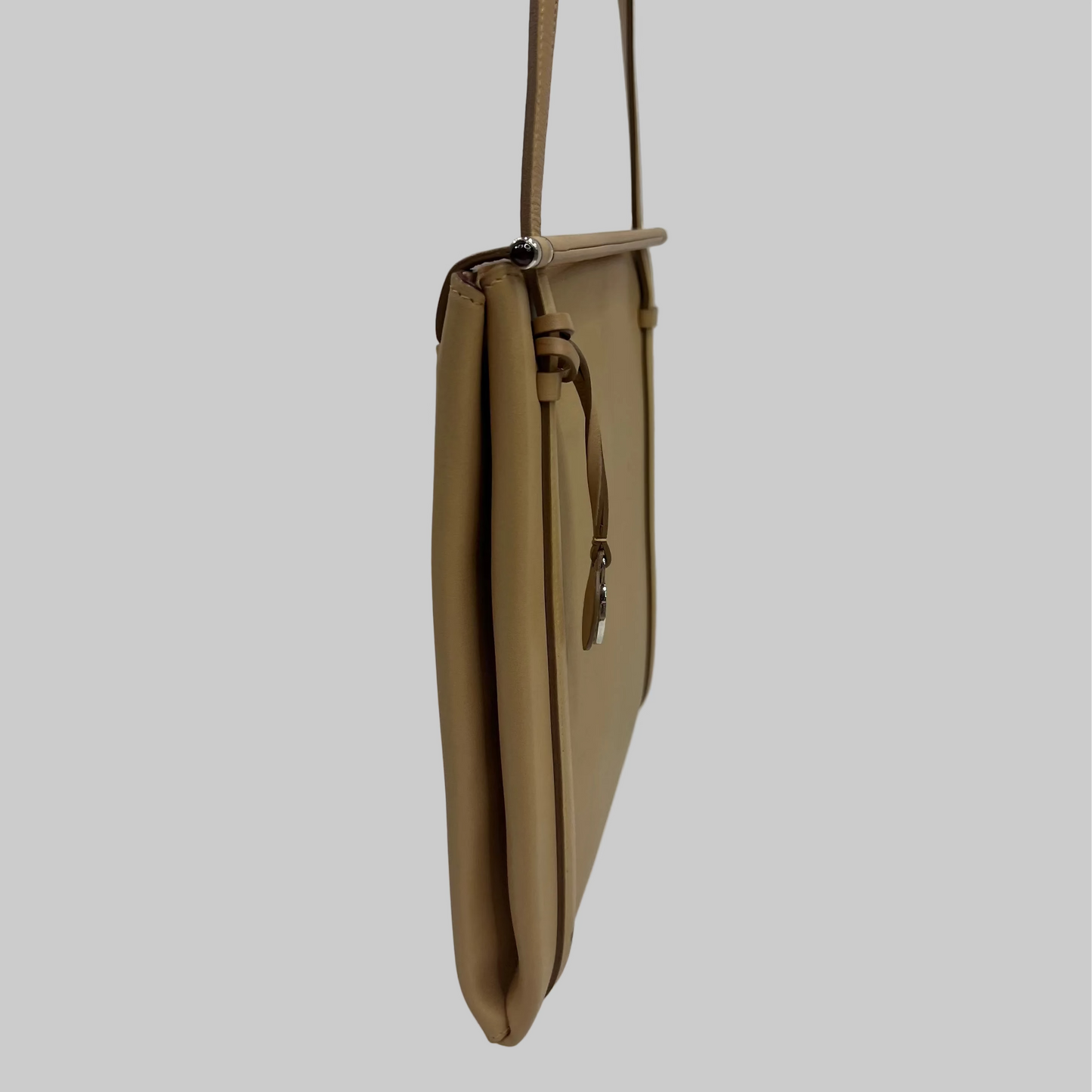 CARTIER Borsa in pelle piatta color nude