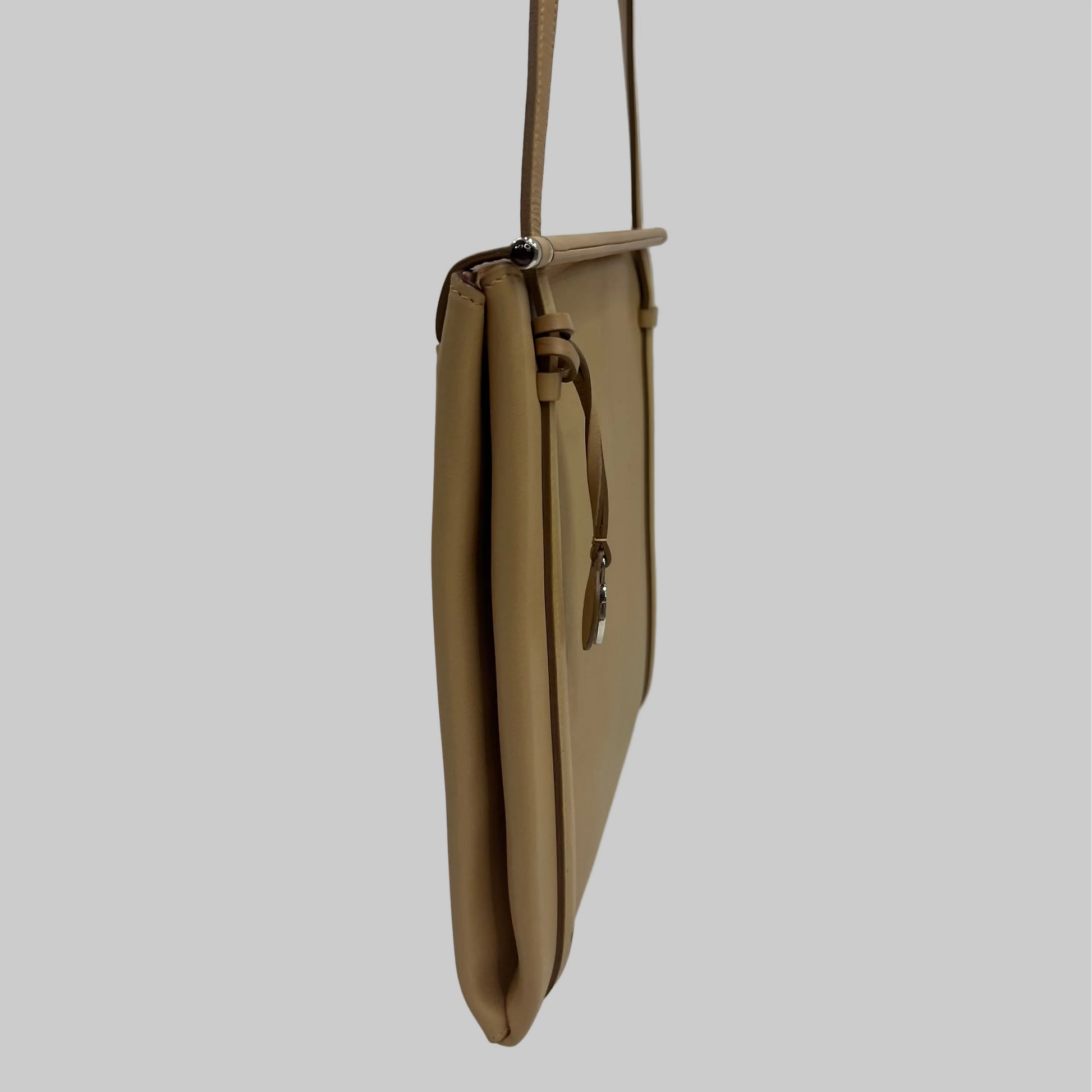 CARTIER Borsa in pelle piatta color nude