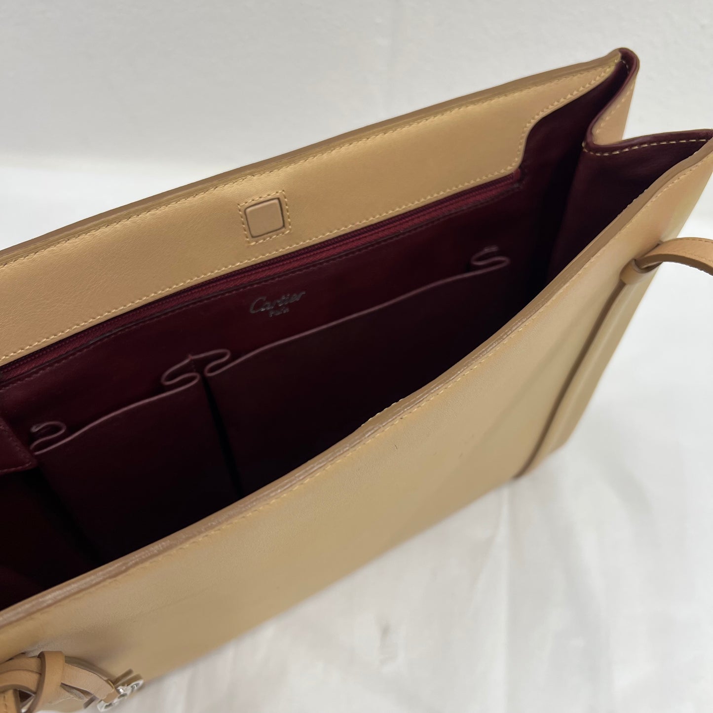 CARTIER Borsa in pelle piatta color nude