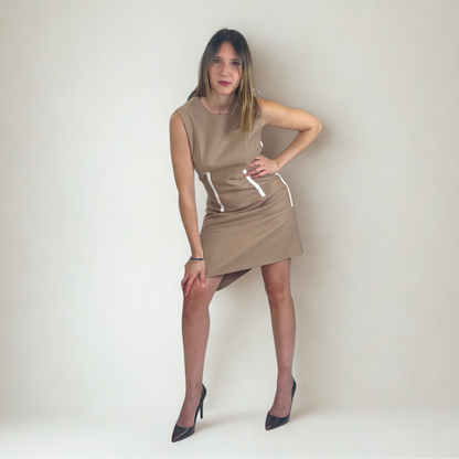 CARVEN Abito beige con inserti in cannetè bianco