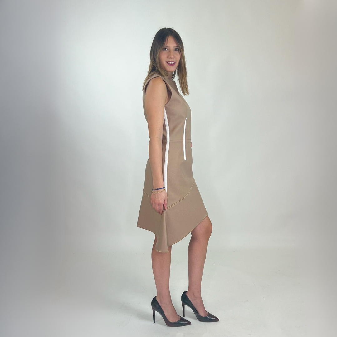 CARVEN Abito beige con inserti in cannetè bianco