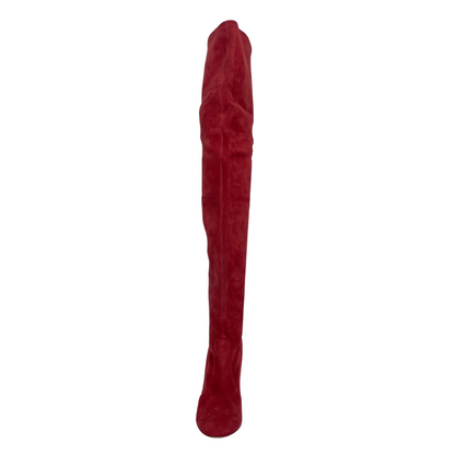 Stivale in pelle scamosciata rosso fragola, gambale sopra al ginocchio con tacco oro decorato.  Altezza tacco: 10 cm 