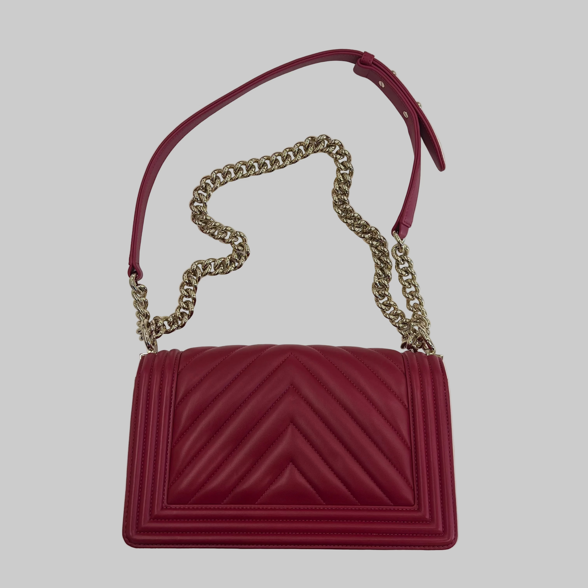 CHANEL Borsa Boy Medium rosso lampone