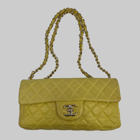 CHANEL Borsa in pelle agnello giallo lime "Timeless"