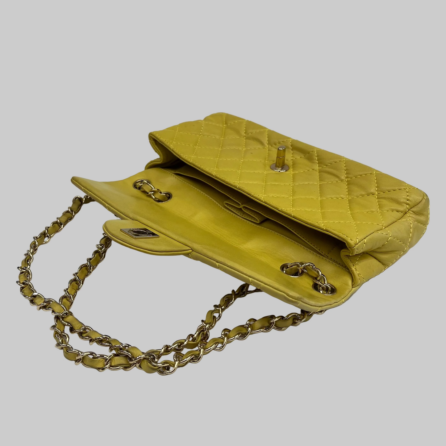 CHANEL Borsa in pelle agnello giallo lime "Timeless"