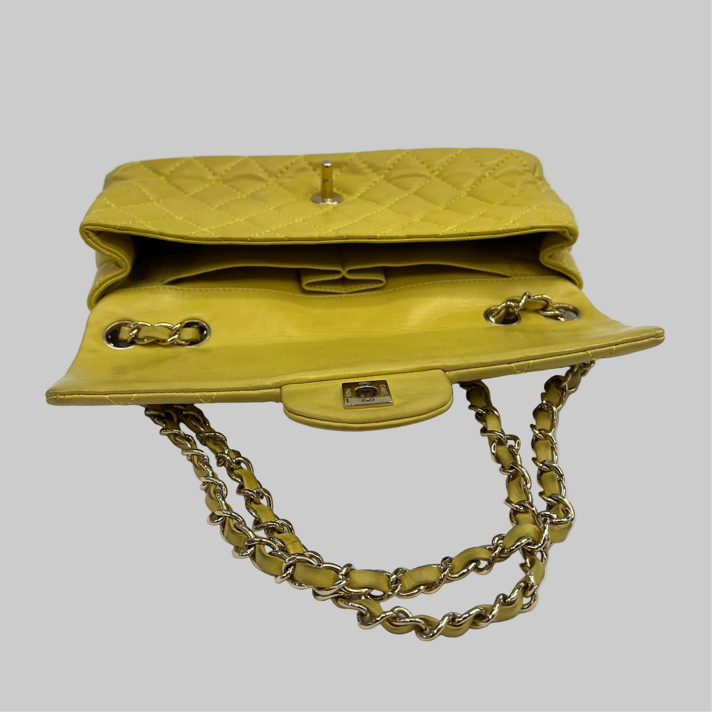 CHANEL Borsa in pelle agnello giallo lime "Timeless"