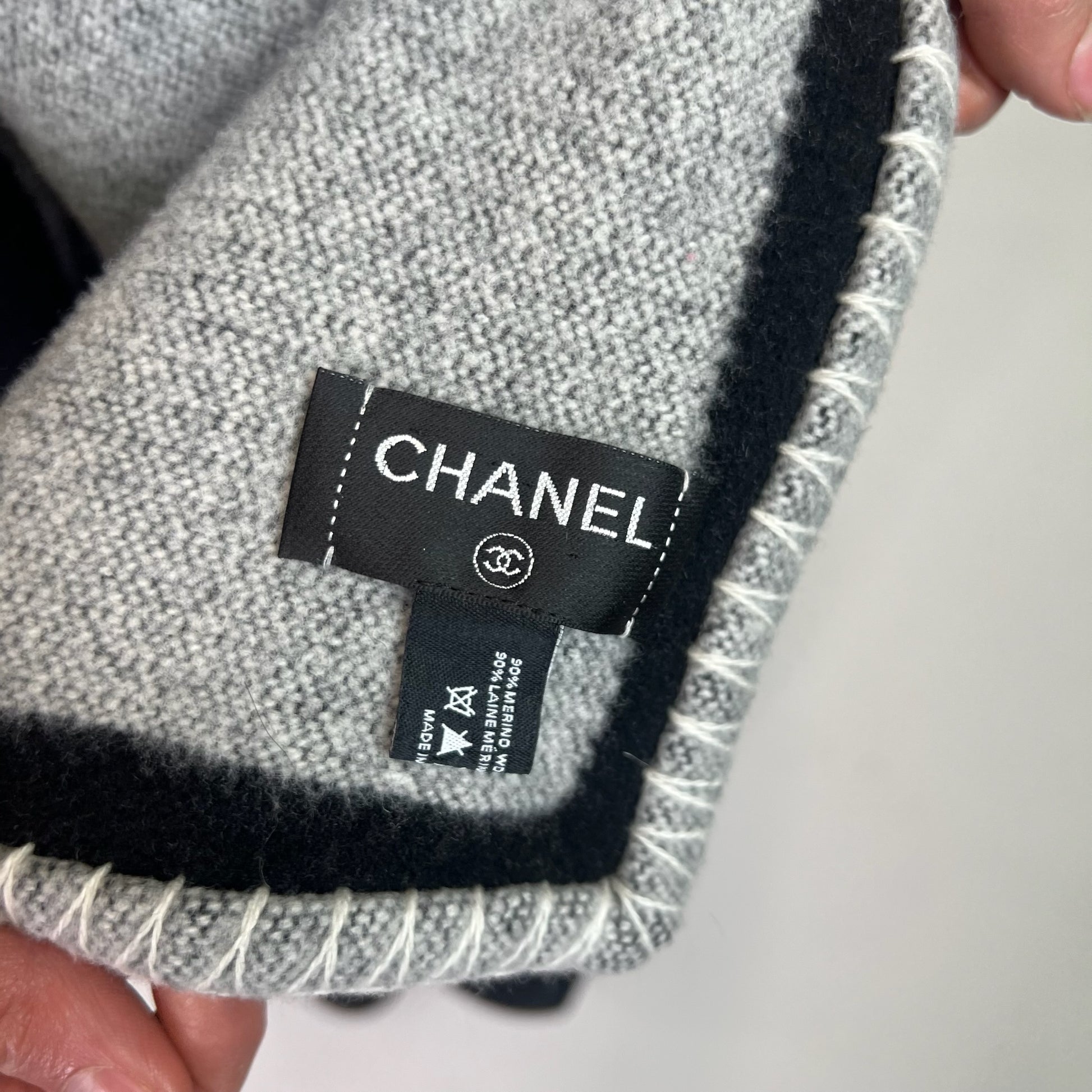 CHANEL Coperta plaid in lana grigia 5