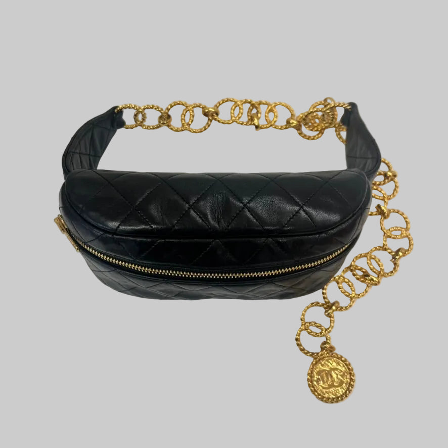 CHANEL Marsupio in pelle d'agnello matelassè nero