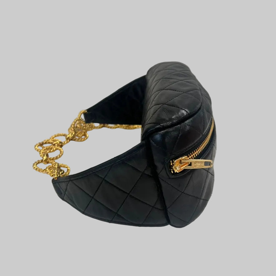 CHANEL Marsupio in pelle d'agnello matelassè nero