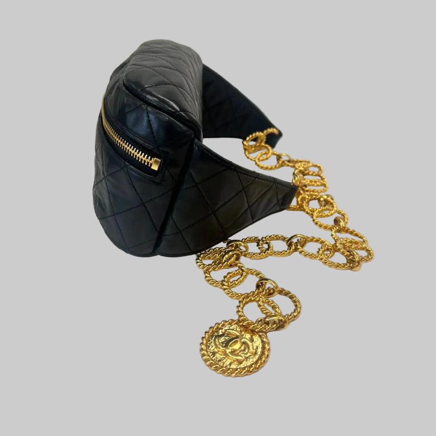 CHANEL Marsupio in pelle d'agnello matelassè nero