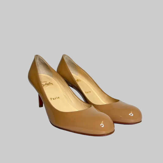 CHRISTIAN LOUBOUTIN Scarpe decolletè in vernice nude