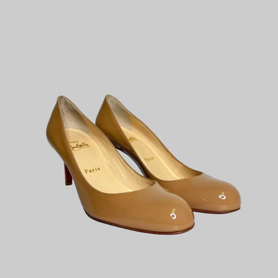 CHRISTIAN LOUBOUTIN Scarpe decolletè in vernice nude