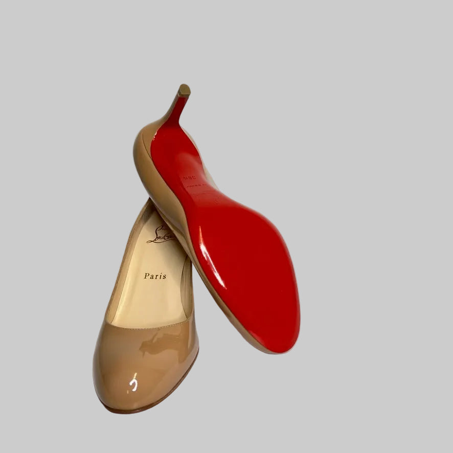 CHRISTIAN LOUBOUTIN Scarpe decolletè in vernice nude