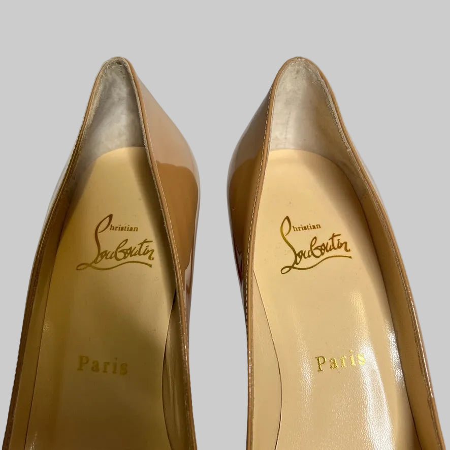 CHRISTIAN LOUBOUTIN Scarpe decolletè in vernice nude