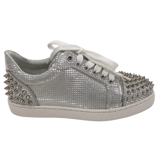 CHRISTIAN LOUBOUTIN  Sneaker argento con borchie