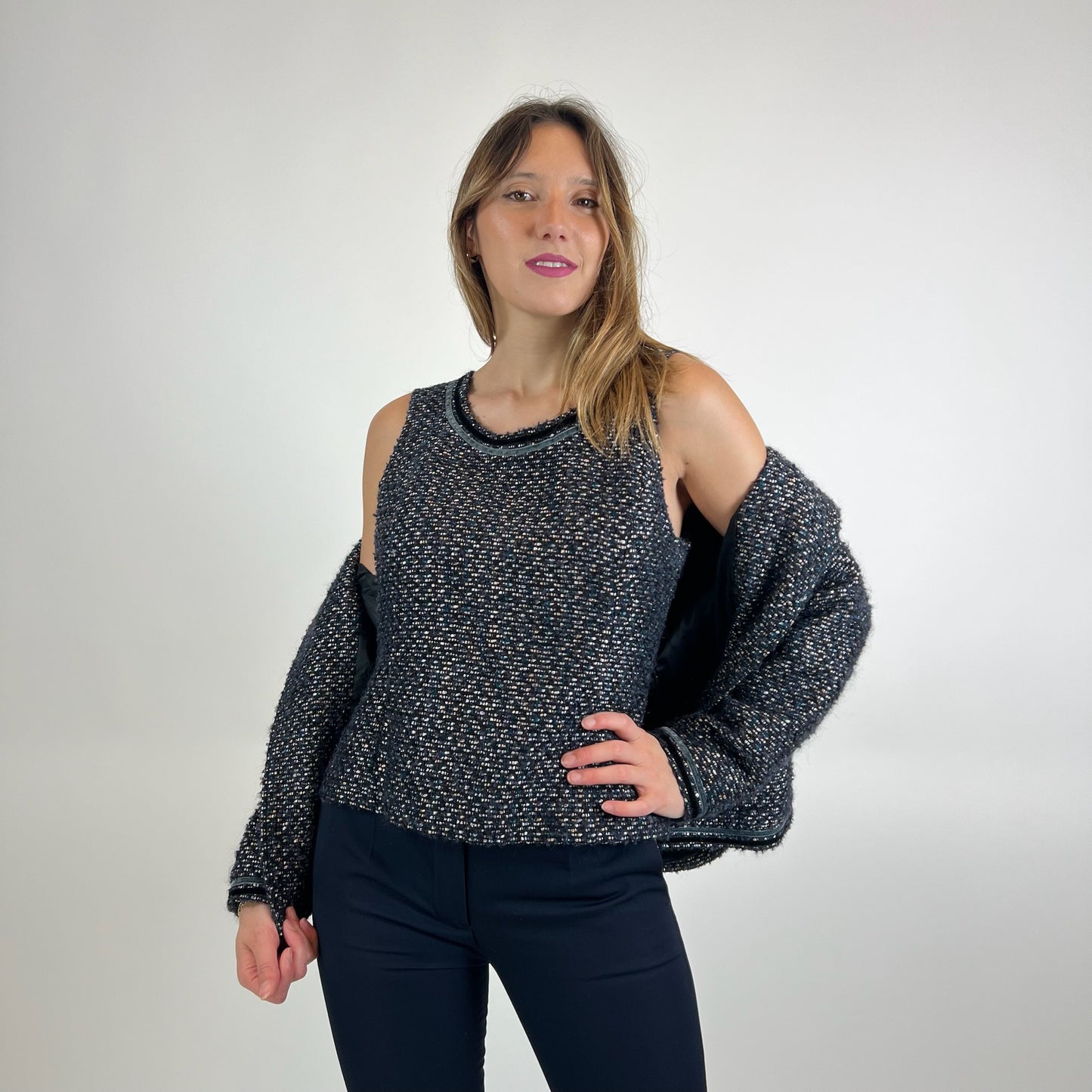 ALBINO MORETTI Completo giacca e top in tessuto bouclé blu e nero