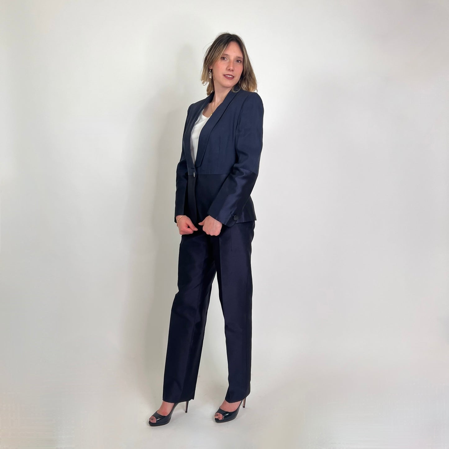 GIORGIO ARMANI Tailleur blu con parti in seta
