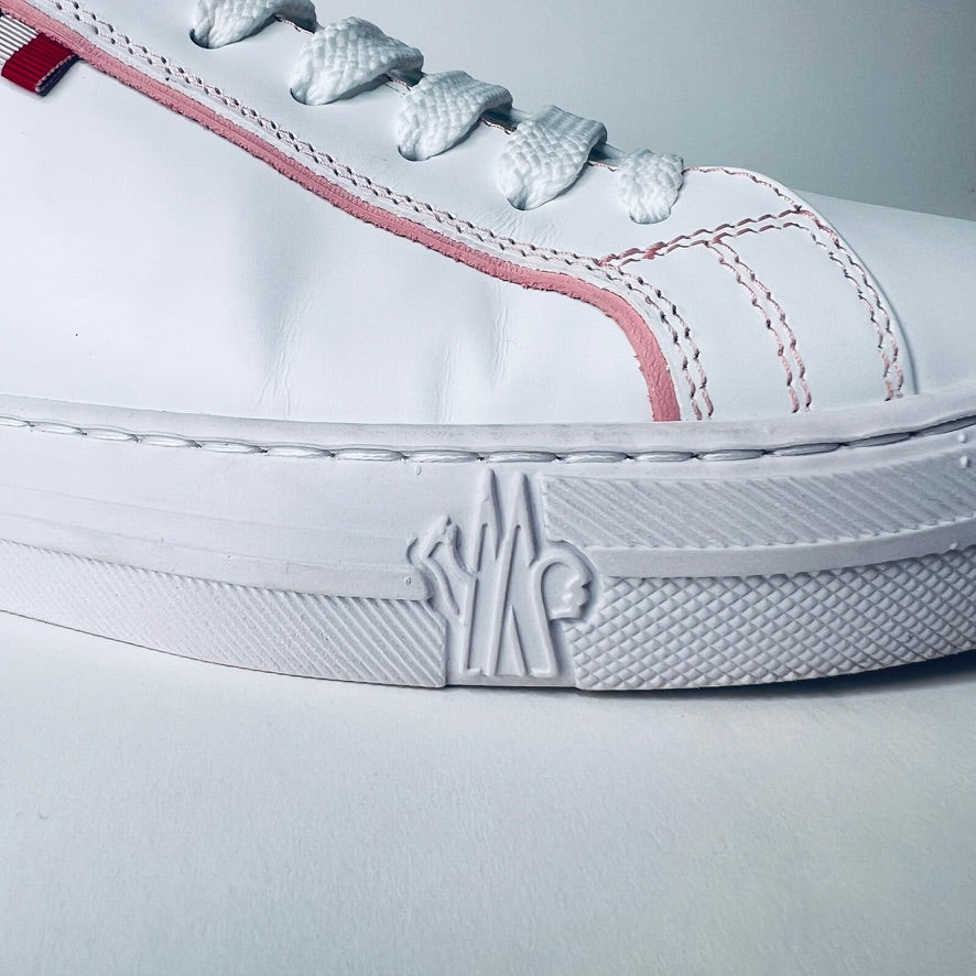 MONCLER Sneakers stringata in pelle bianca e rosa