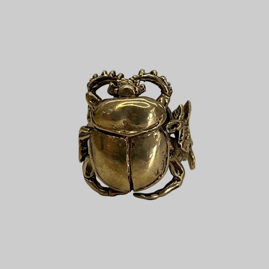 DELETTREZ BERNARD Anello a forma di scarabeo in bronzo