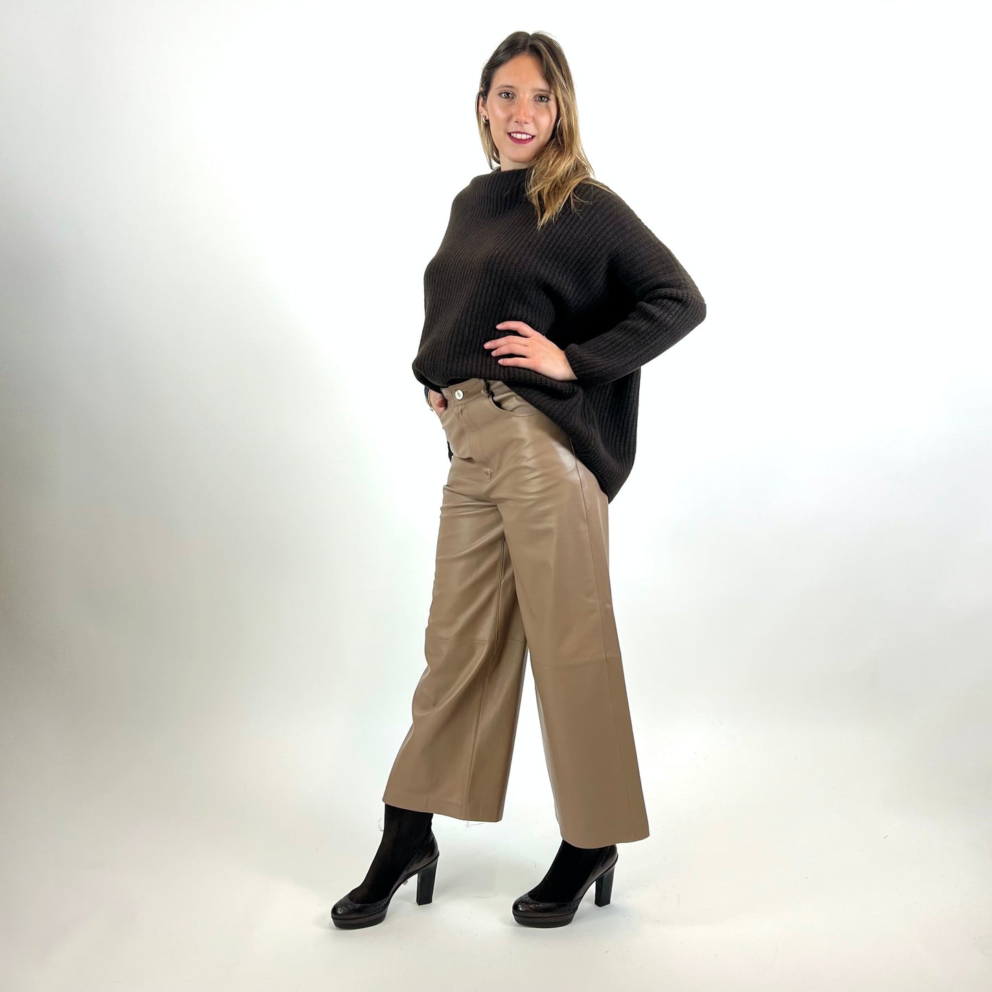 DESA NINETEENSEVENTYTWO Pantaloni in pelle tortora