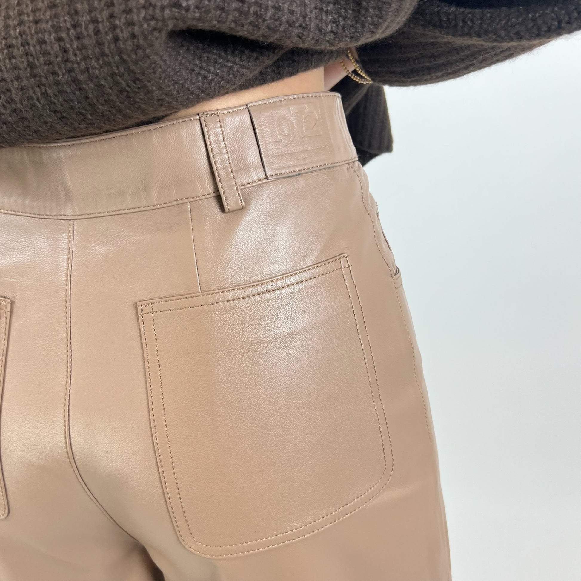 DESA NINETEENSEVENTYTWO Pantaloni in pelle tortora