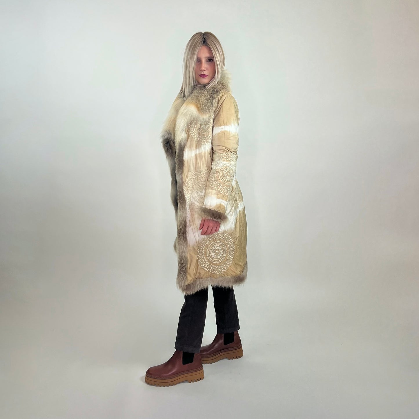 ERMANNO SCERVINO Piumino ricamato sfumato beige