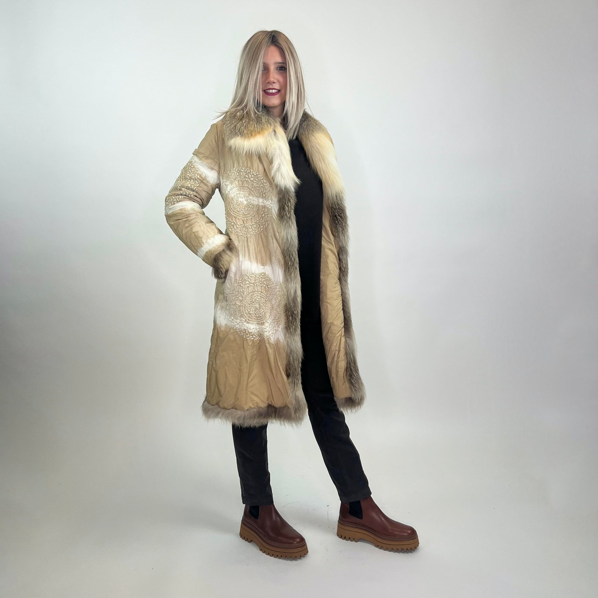 ERMANNO SCERVINO Piumino ricamato sfumato beige