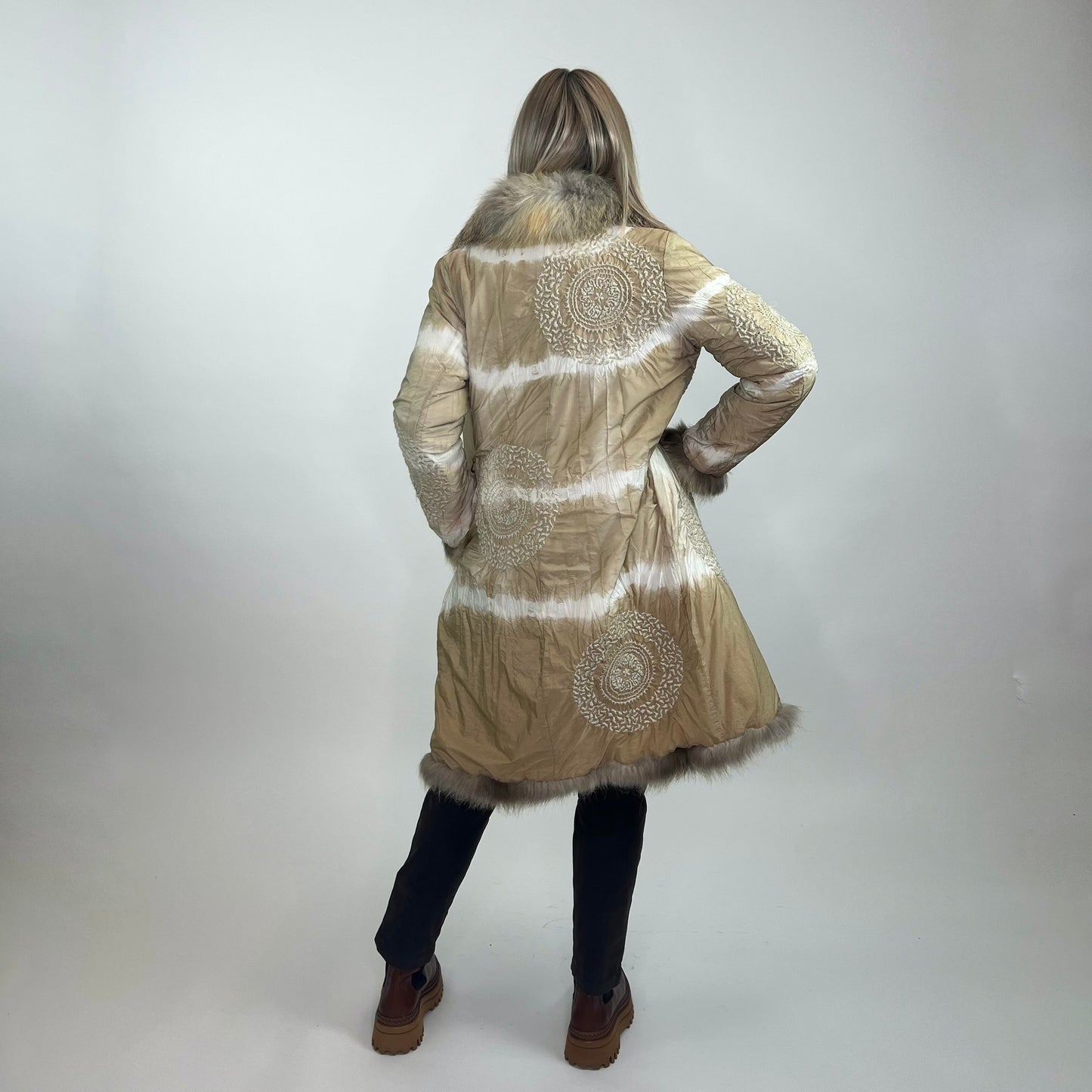 ERMANNO SCERVINO Piumino ricamato sfumato beige