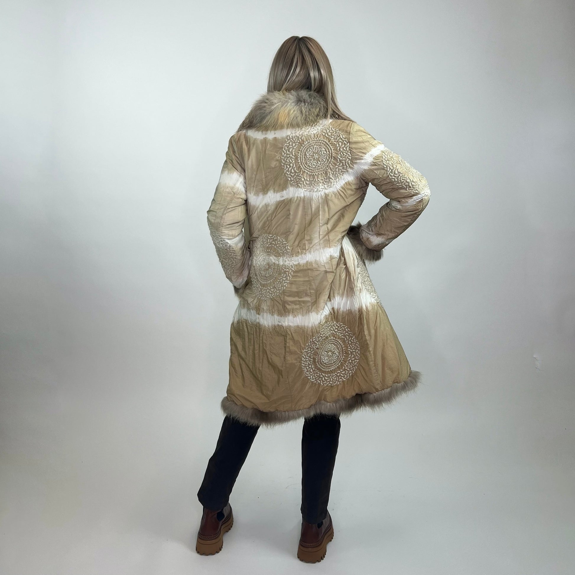 ERMANNO SCERVINO Piumino ricamato sfumato beige