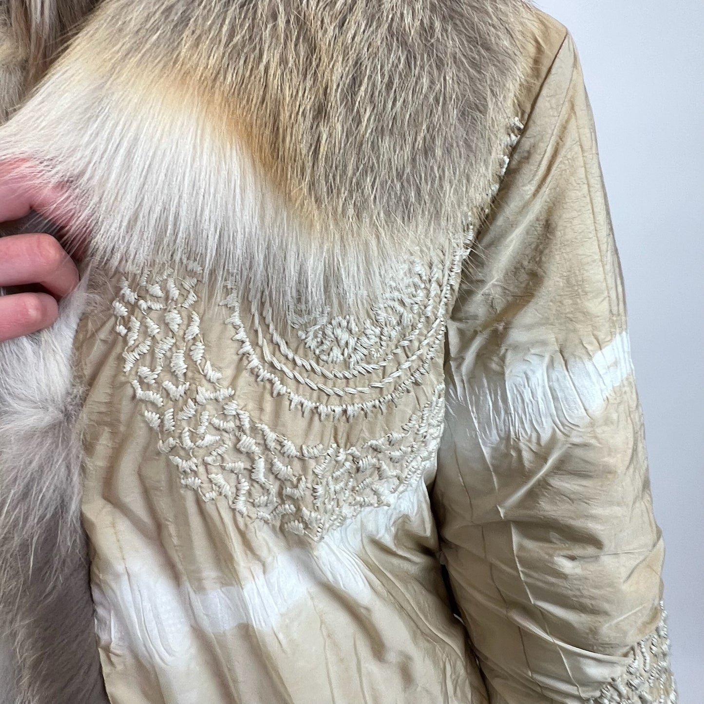 ERMANNO SCERVINO Piumino ricamato sfumato beige