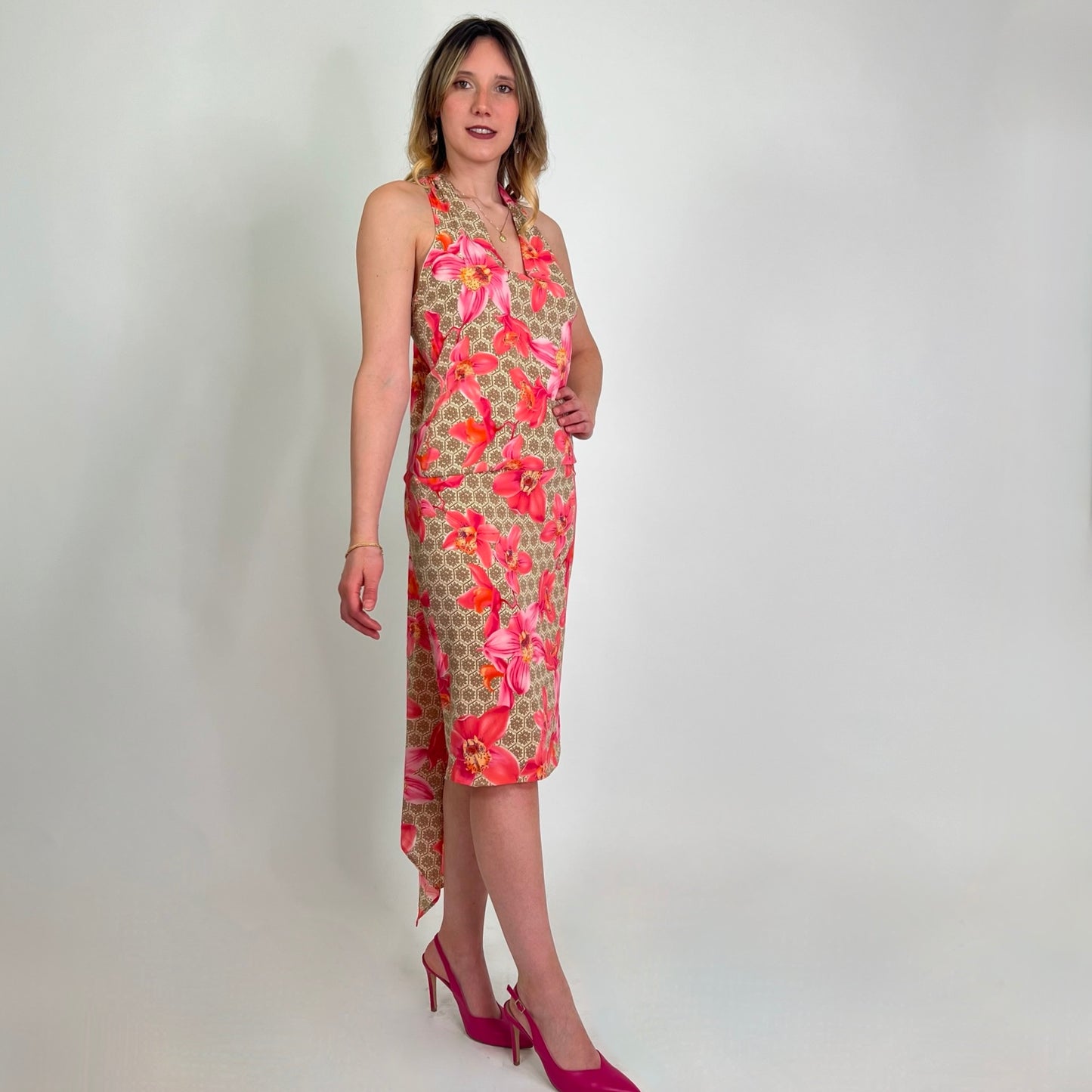 VERSACE Completo in seta tortora con fiori rosa