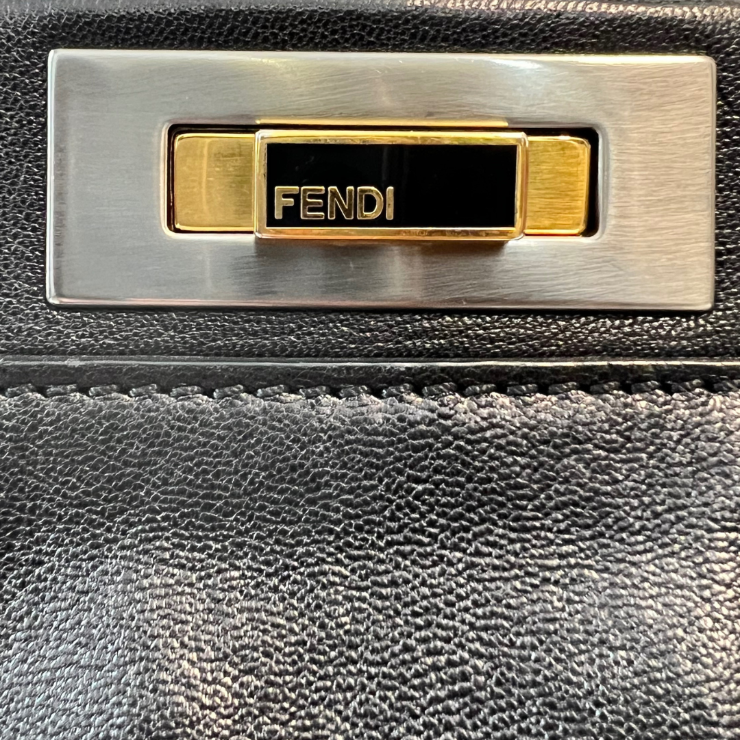 FENDI Borsa Peekaboo grande in pelle nera