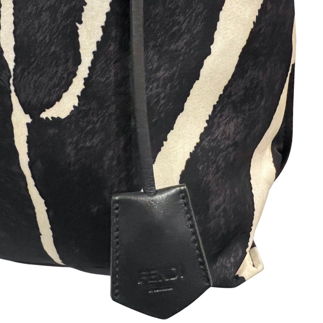 FENDI Borsa in nylon zebrata bianca e nera